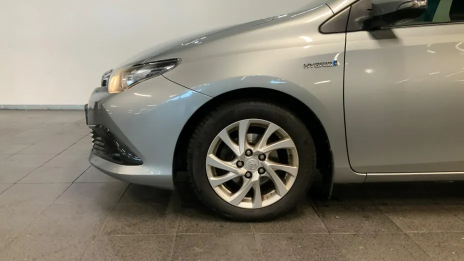 TOYOTA Auris -