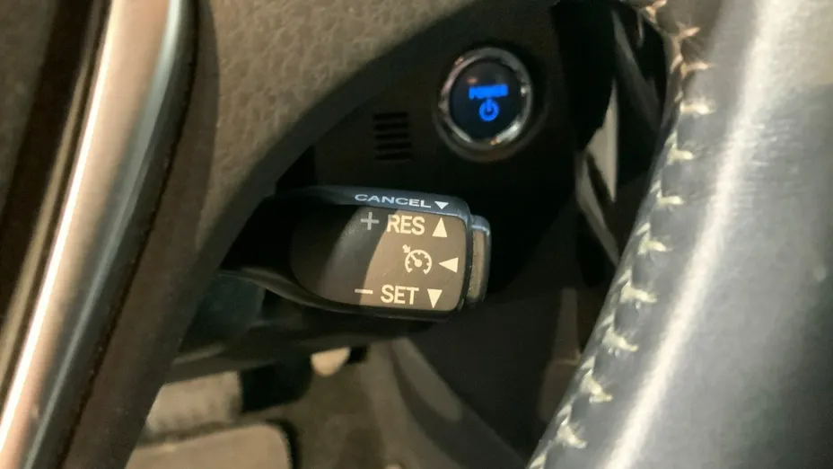 TOYOTA Auris -