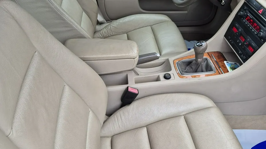 AUDI A4 -