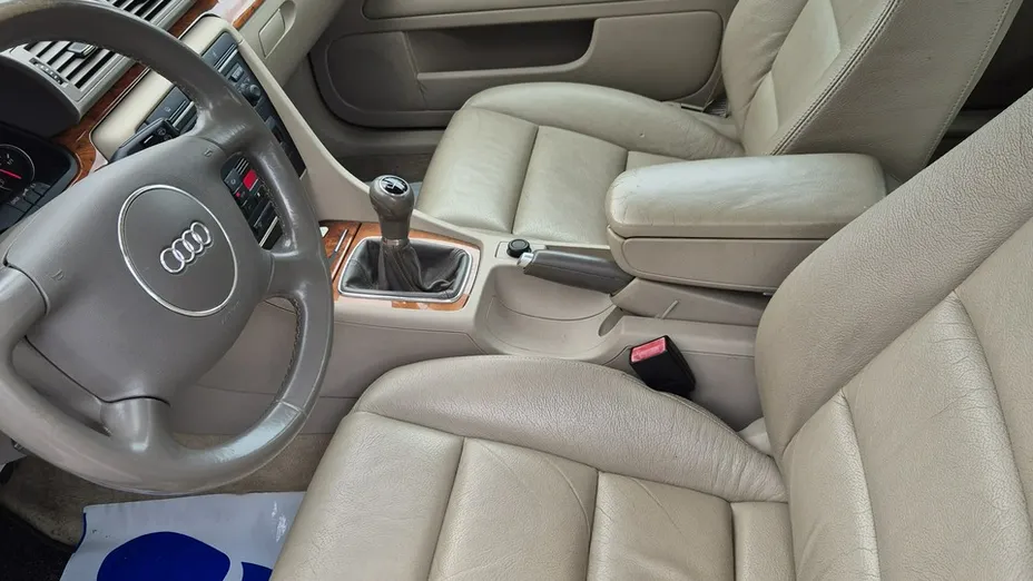 AUDI A4 -