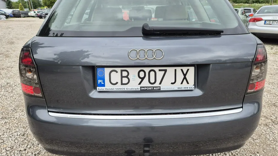 AUDI A4 -