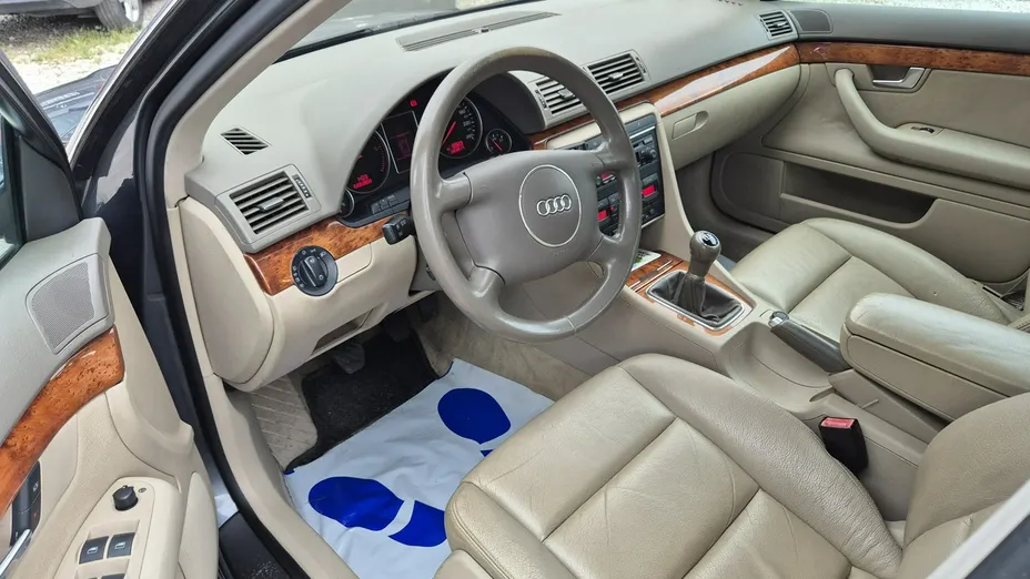 AUDI A4 -