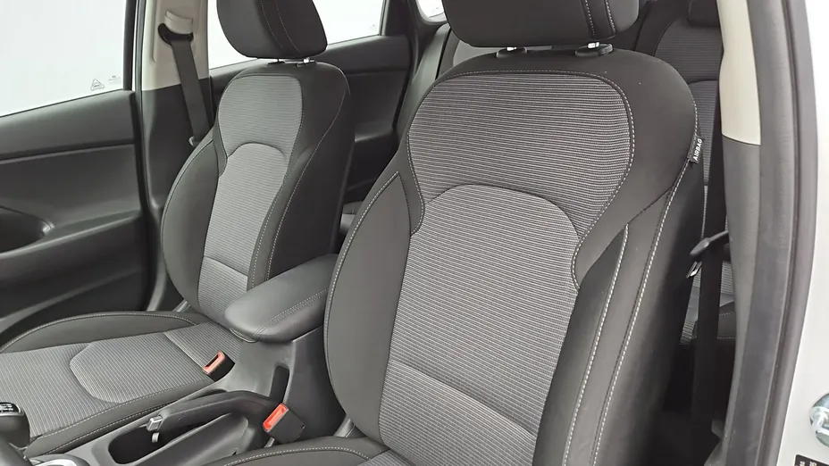 HYUNDAI i30 -
