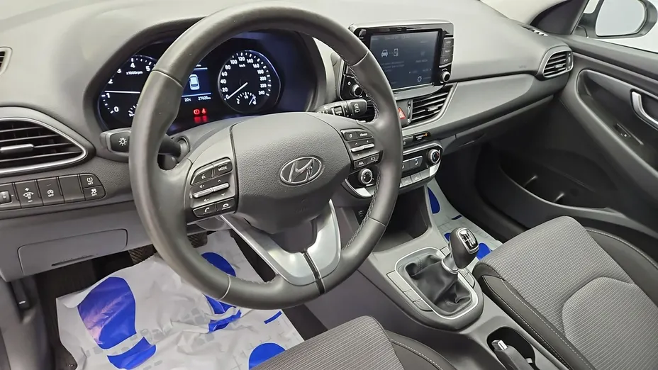 HYUNDAI i30 -