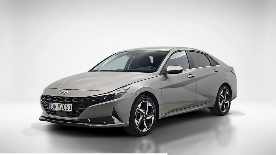 HYUNDAI Elantra -