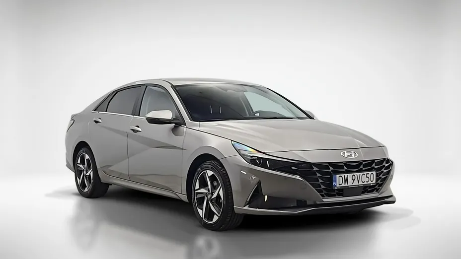 HYUNDAI Elantra -