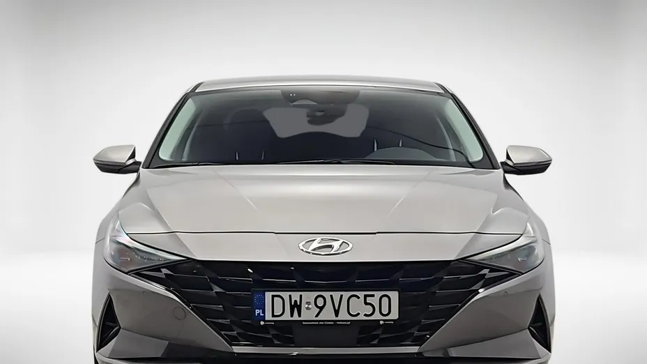 HYUNDAI Elantra -