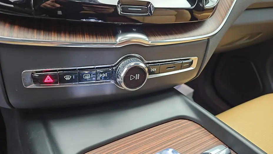 VOLVO XC60 -