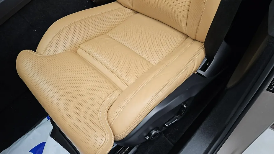 VOLVO XC60 -