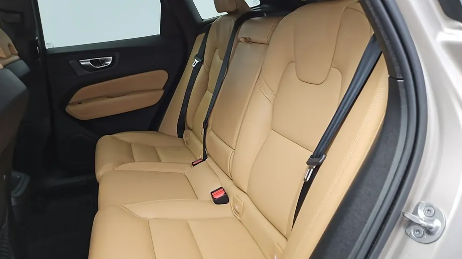 VOLVO XC60 -