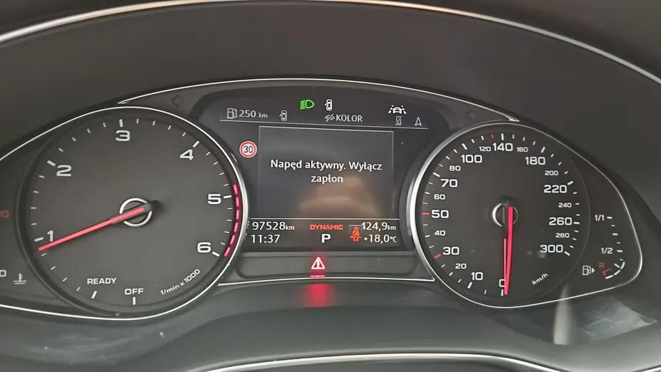 AUDI A6 -