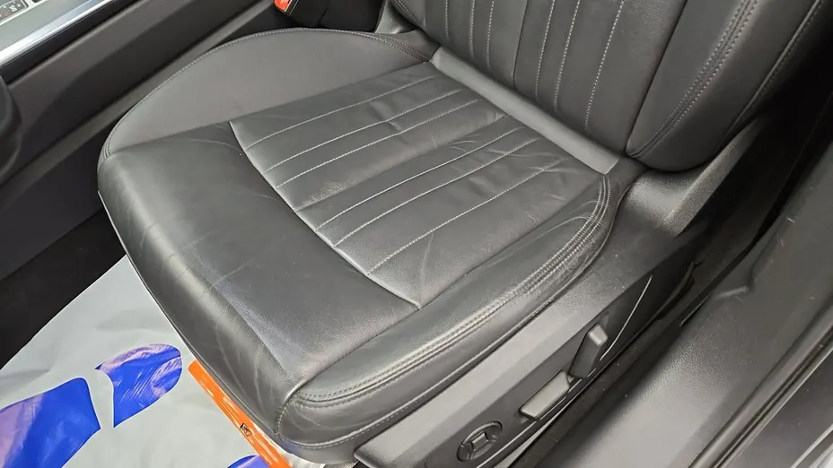 AUDI A6 -