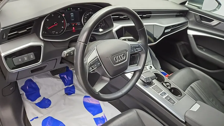 AUDI A6 -