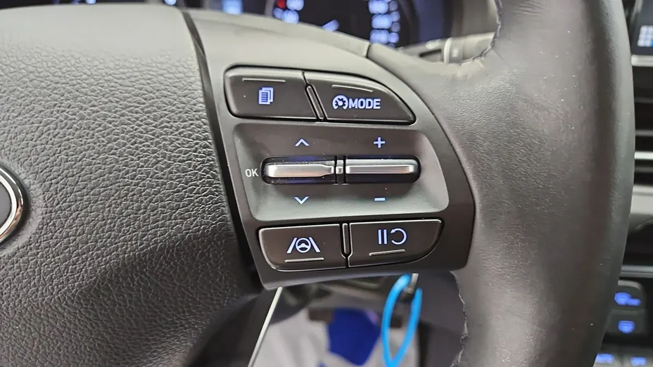 HYUNDAI i30 -