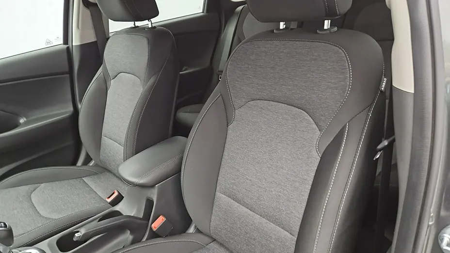 HYUNDAI i30 -