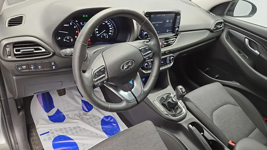 HYUNDAI i30 -