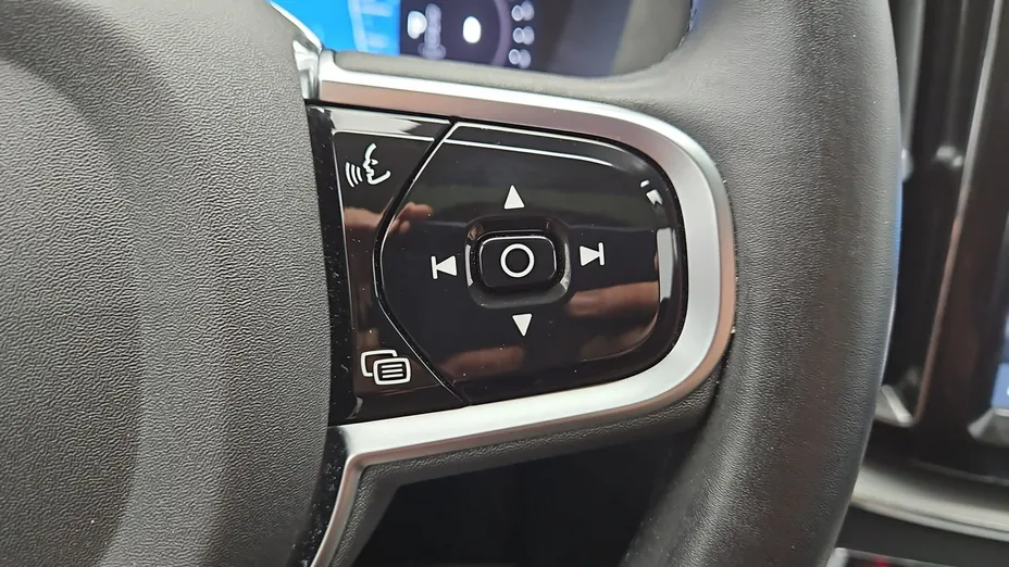 VOLVO XC60 -