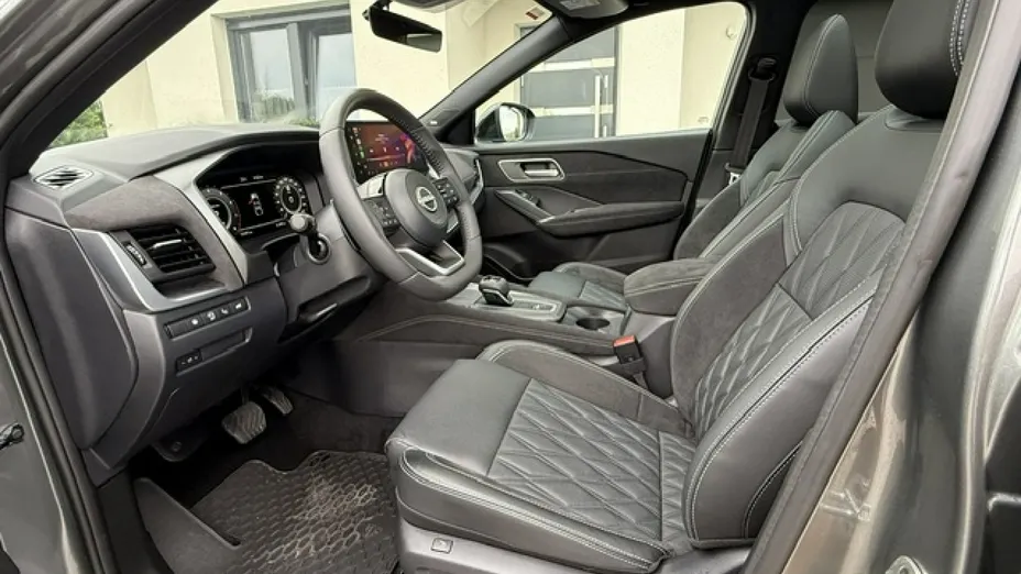 NISSAN Qashqai -