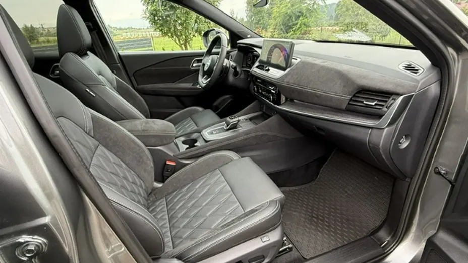 NISSAN Qashqai -