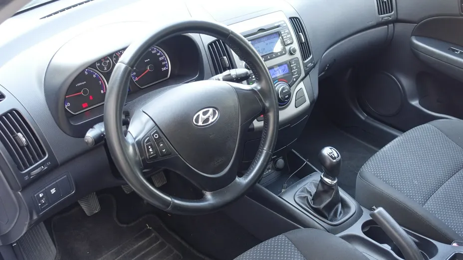 HYUNDAI i30 -