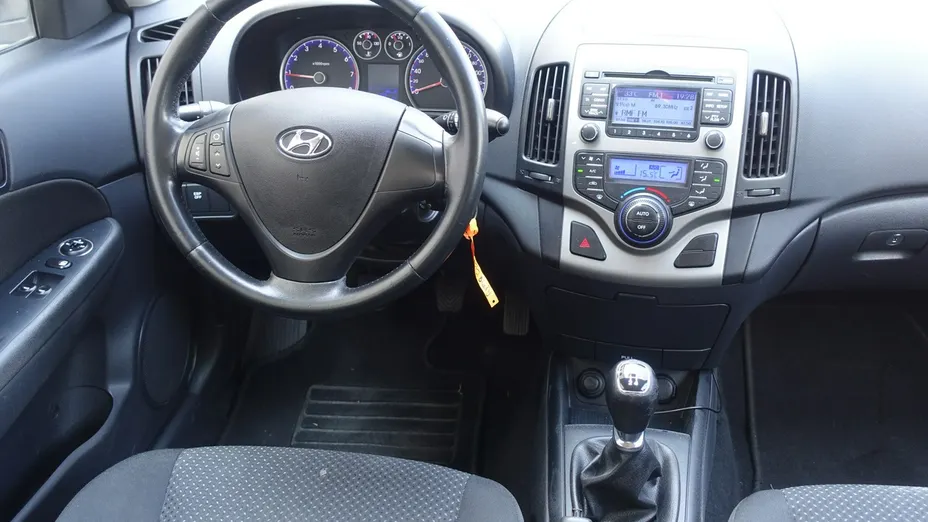 HYUNDAI i30 -