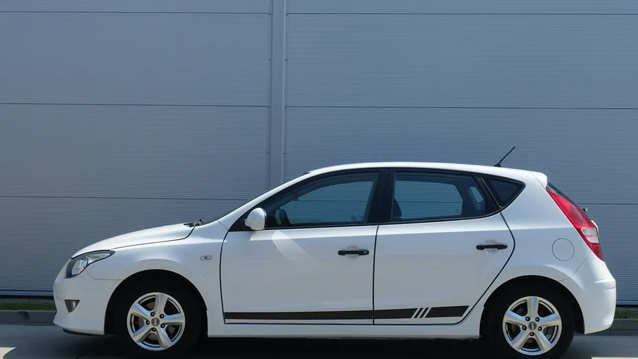 HYUNDAI i30 -