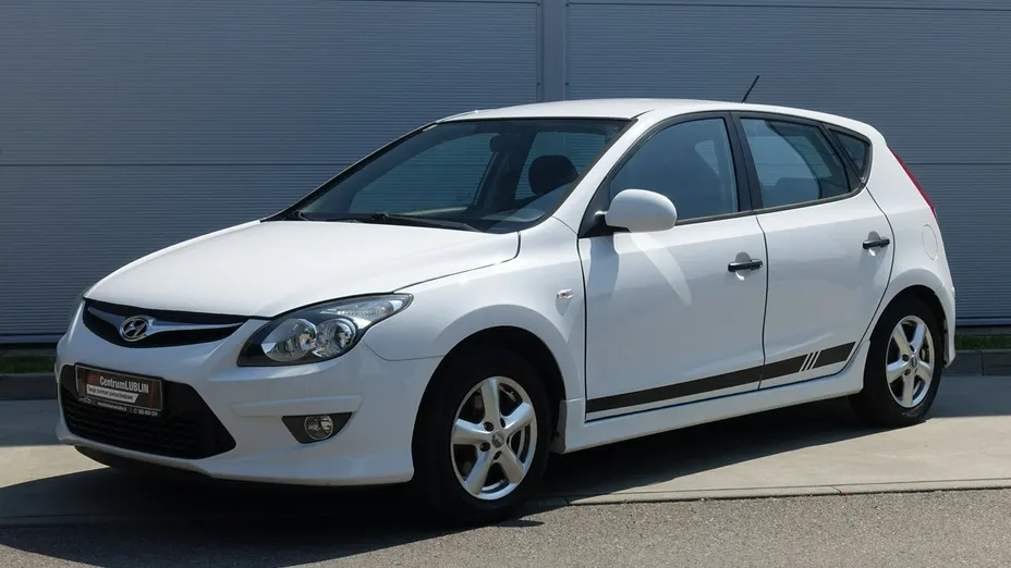 HYUNDAI i30 -