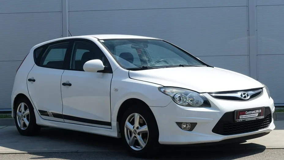HYUNDAI i30 -