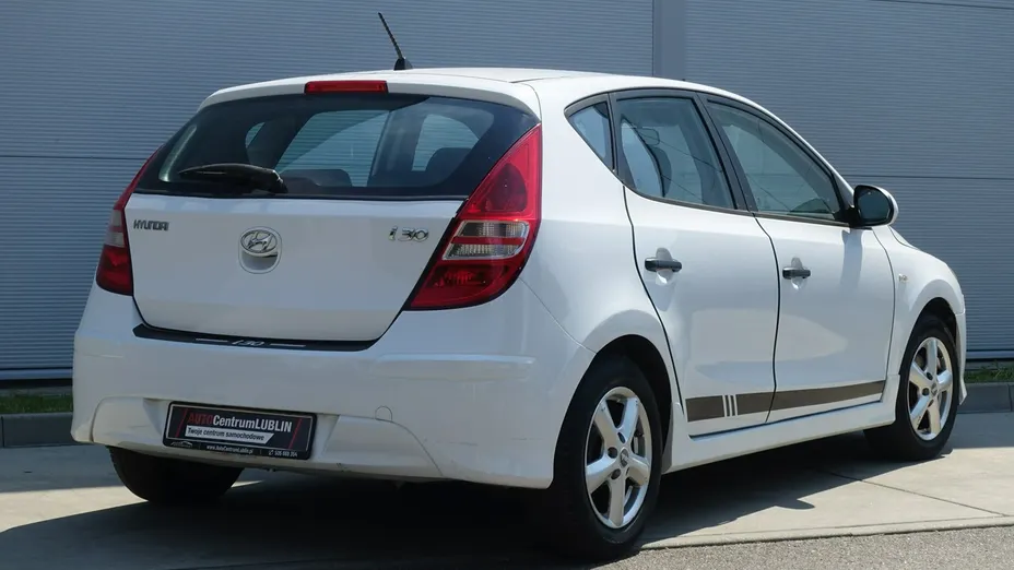 HYUNDAI i30 -