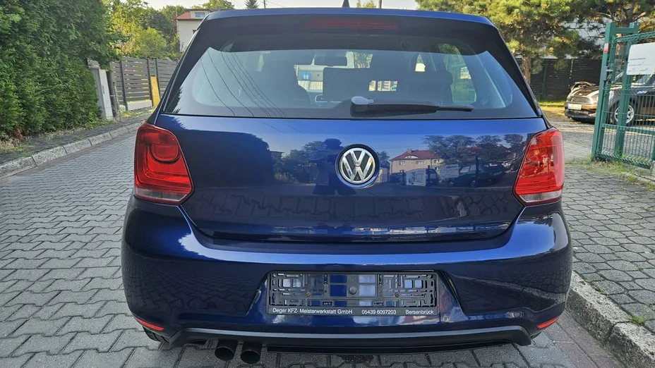 VOLKSWAGEN Polo -