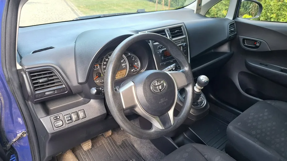 TOYOTA Verso-S -