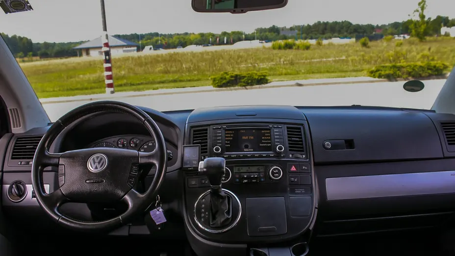 VOLKSWAGEN Multivan -
