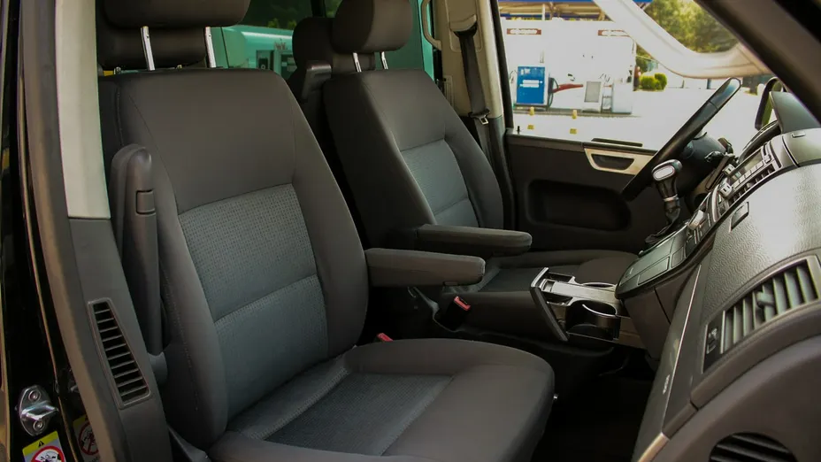 VOLKSWAGEN Multivan -