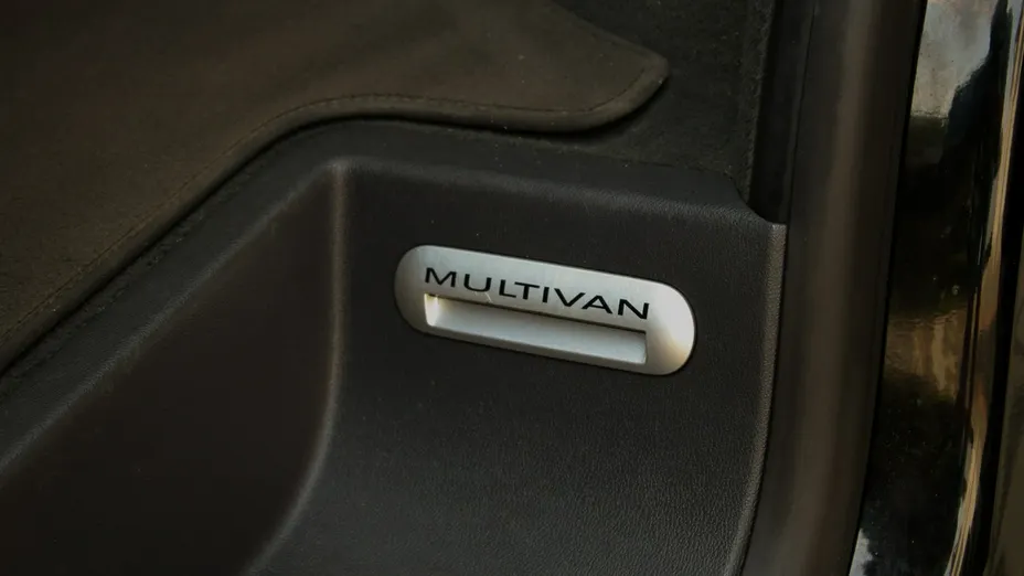 VOLKSWAGEN Multivan -
