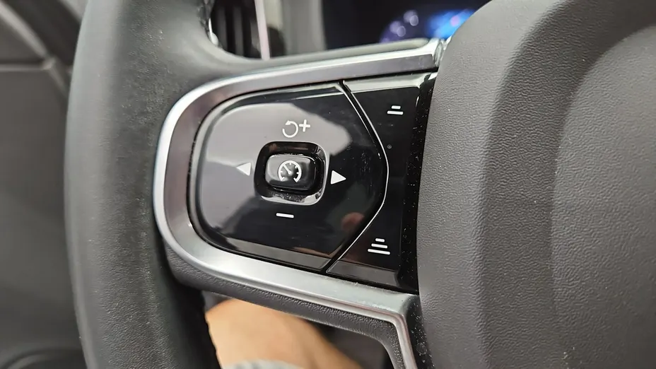 VOLVO XC60 -