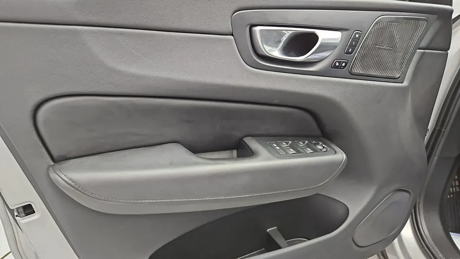 VOLVO XC60 -