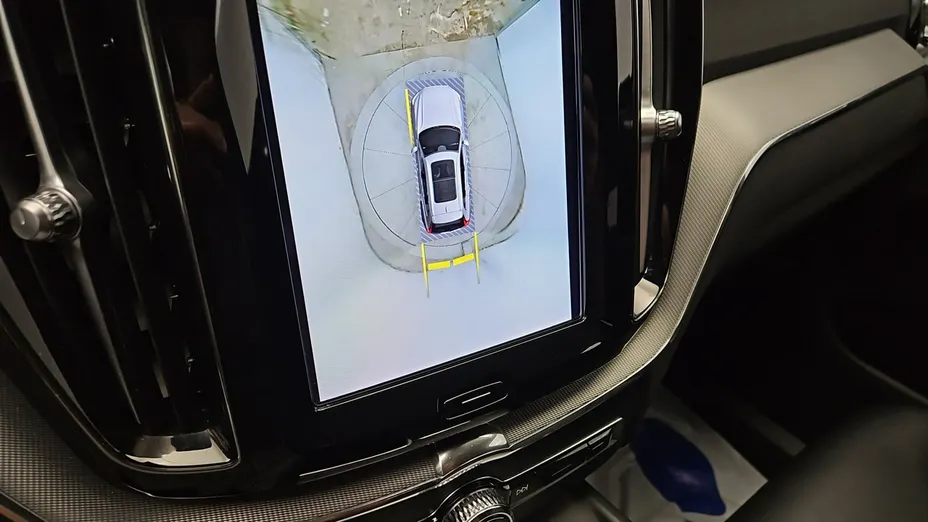VOLVO XC60 -