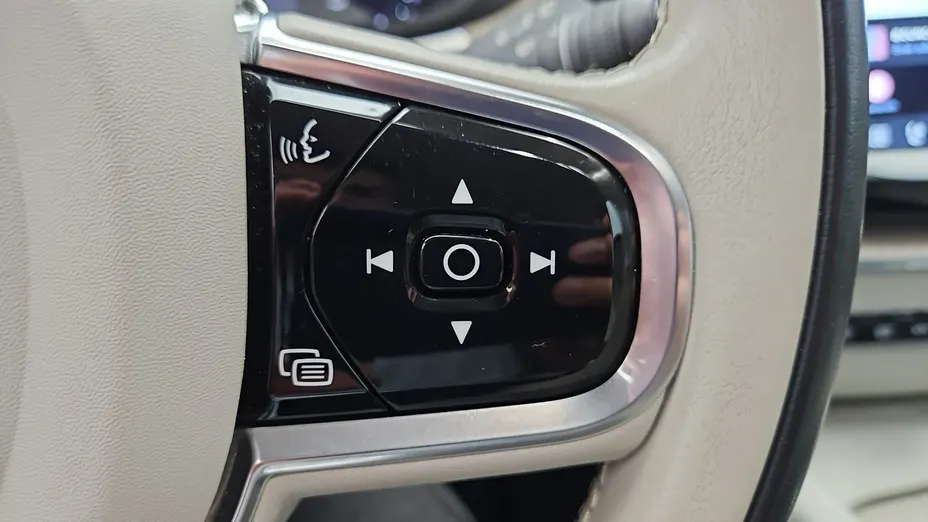 VOLVO XC60 -