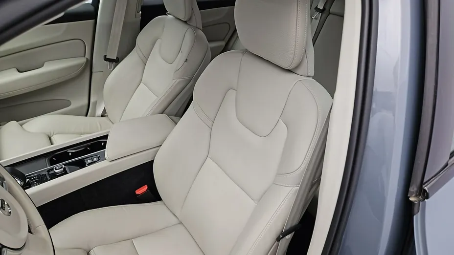 VOLVO XC60 -