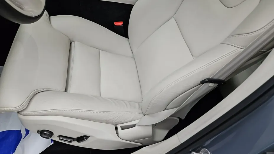 VOLVO XC60 -