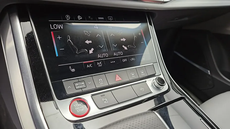 AUDI SQ8 -