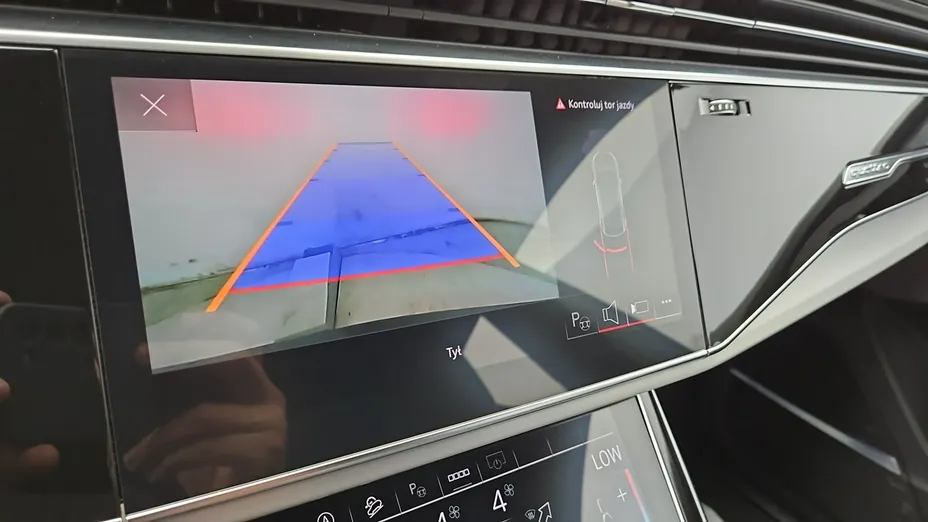 AUDI SQ8 -