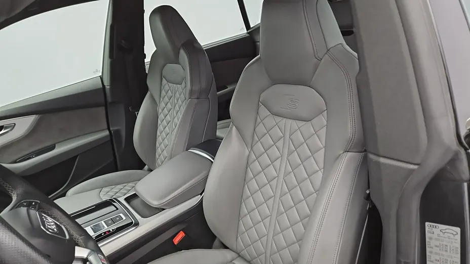 AUDI SQ8 -