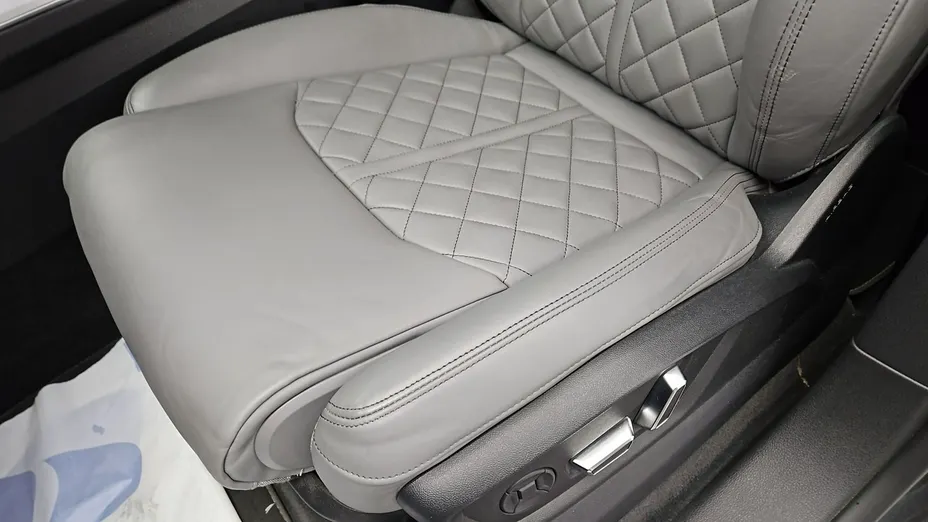AUDI SQ8 -
