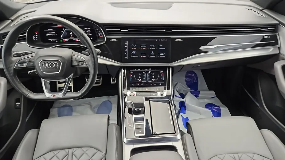 AUDI SQ8 -