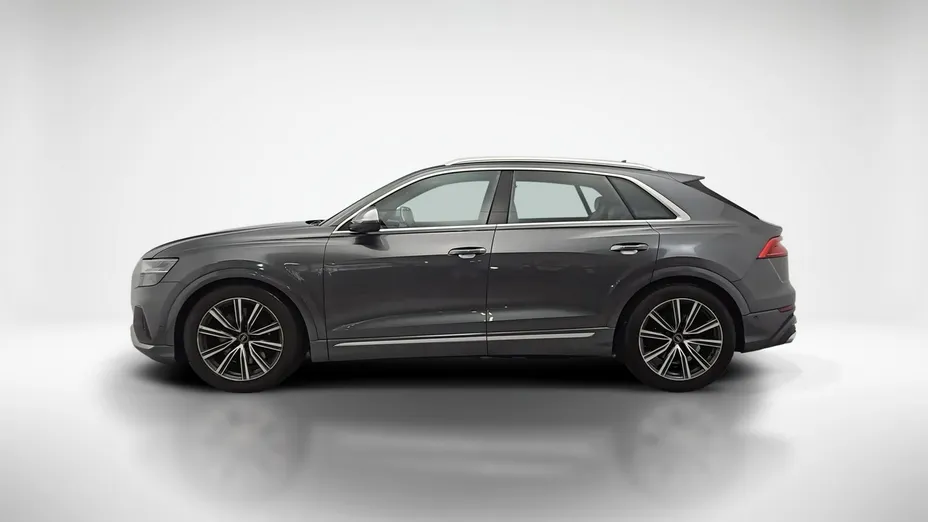 AUDI SQ8 -