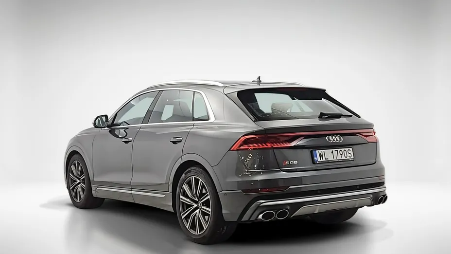 AUDI SQ8 -