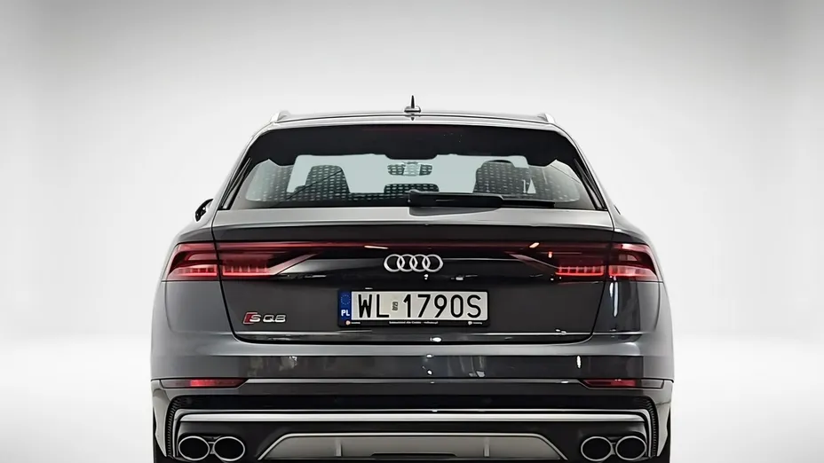 AUDI SQ8 -