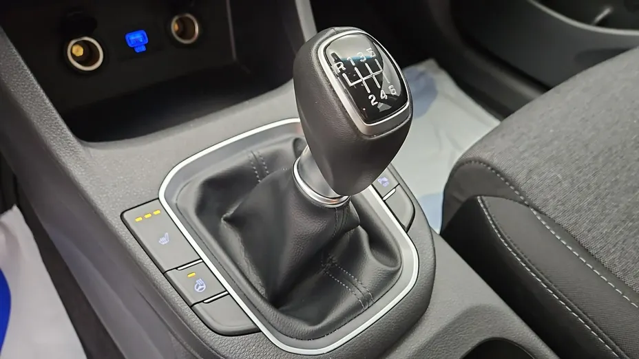 HYUNDAI i30 -