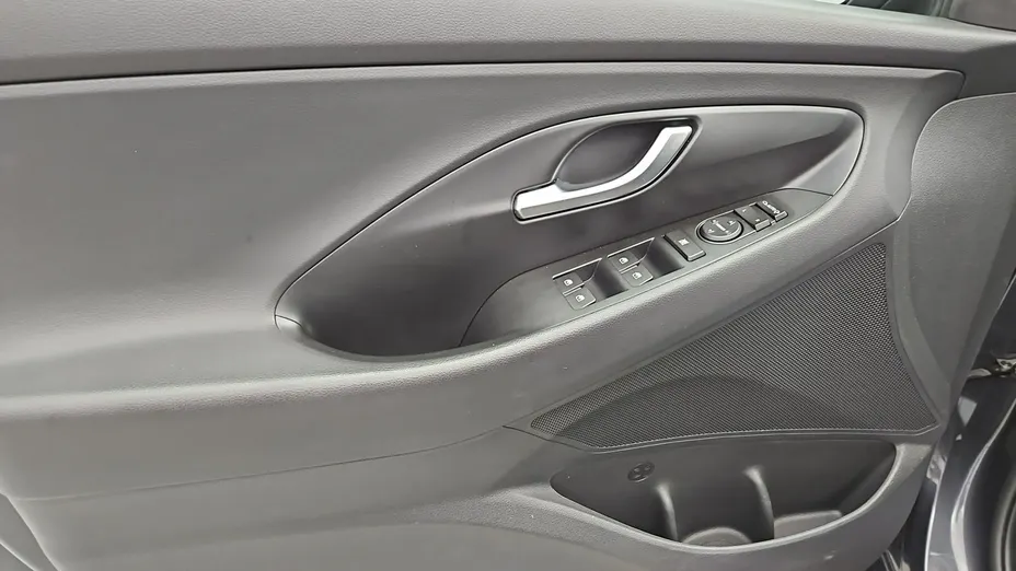 HYUNDAI i30 -